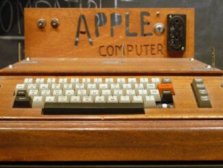 İlk Apple bilgisayar 400 bin dolara satıldı