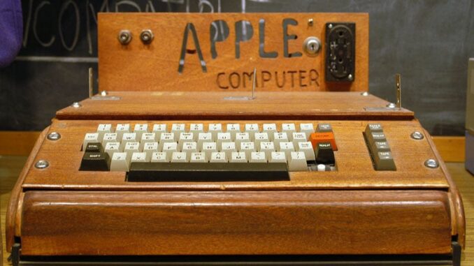 İlk Apple bilgisayar 400 bin dolara satıldı