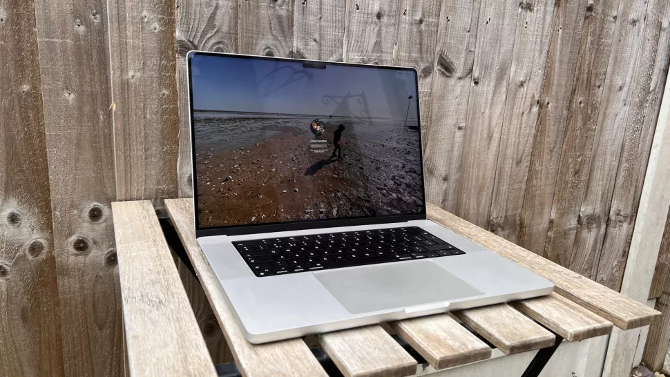 Yazılım Öğrenmek için Bilgisayar Önerisi - Apple MacBook Pro 16