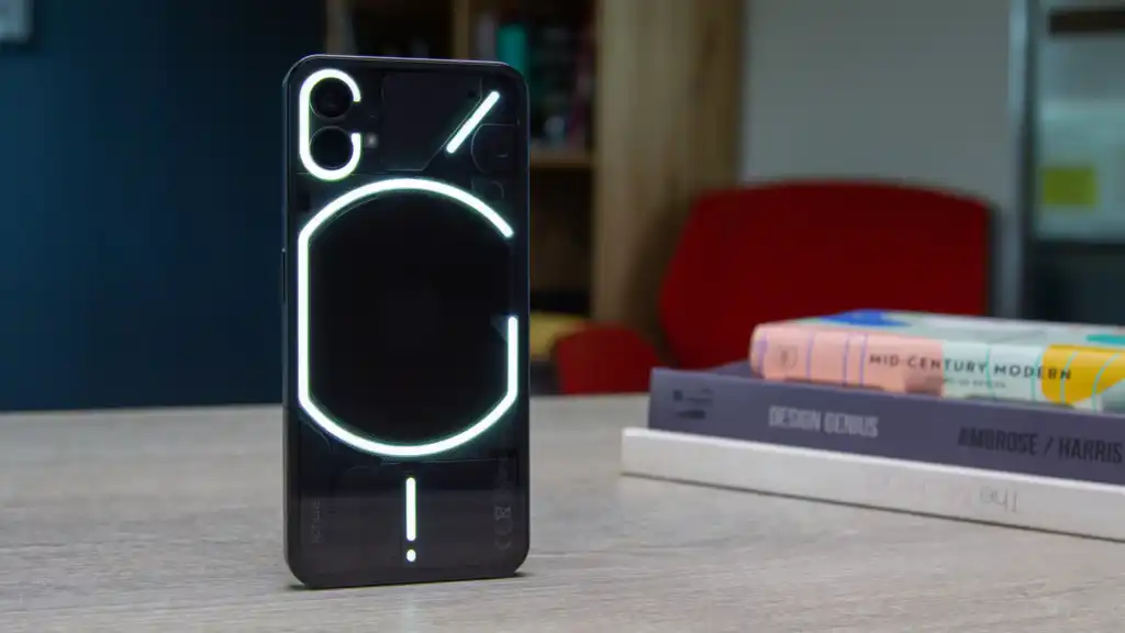 Fiyat Performans Telefon - Nothing Phone (1)